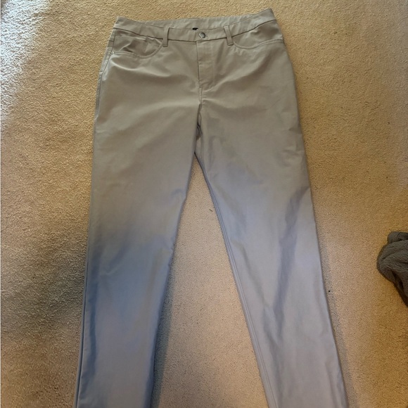 5 Pocket Lululemon Pants - Grey